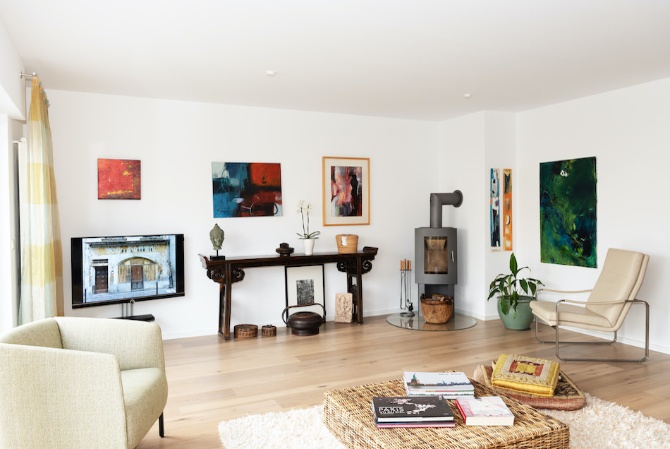 Maler Bonn: Wohnzimmer mit Malervliestapeten.